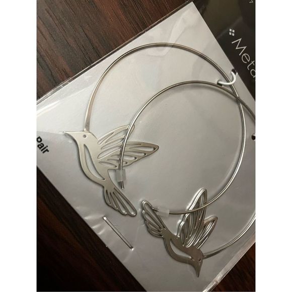 Silver Hoop Earrings With Bird Jewelry - Picture 3 of 4